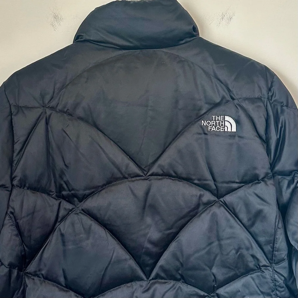 The North Face Women’s 550 Black Insulated Puffer Jacket - Size: Large - Picture 7 of 12